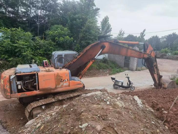 Buy Hitachi EX230-6 Used Excavator / 1