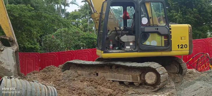 Buy Komatsu PC120-6 Used Excavator / 1