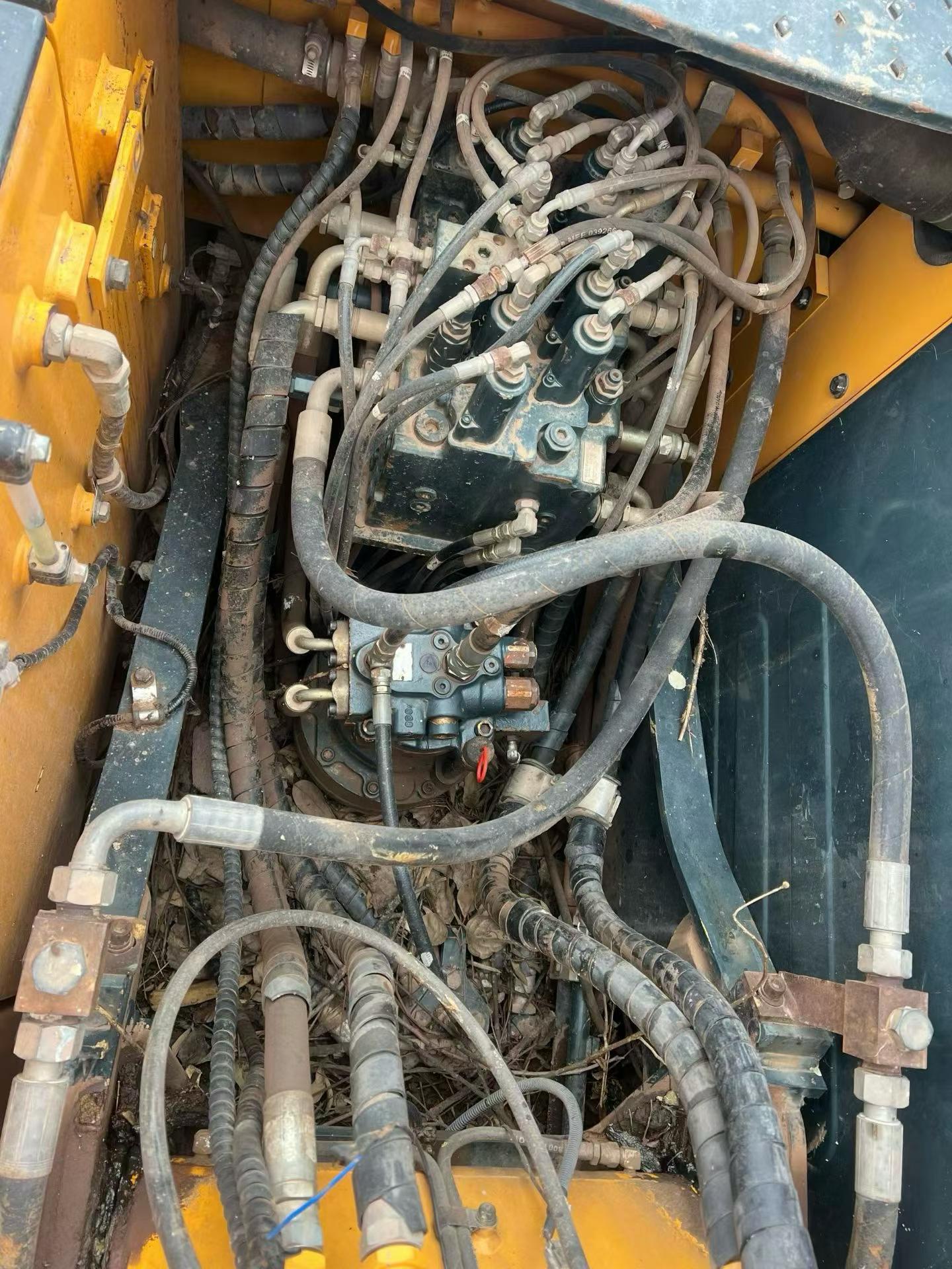 Buy Hyundai R130W Used Excavator / 8