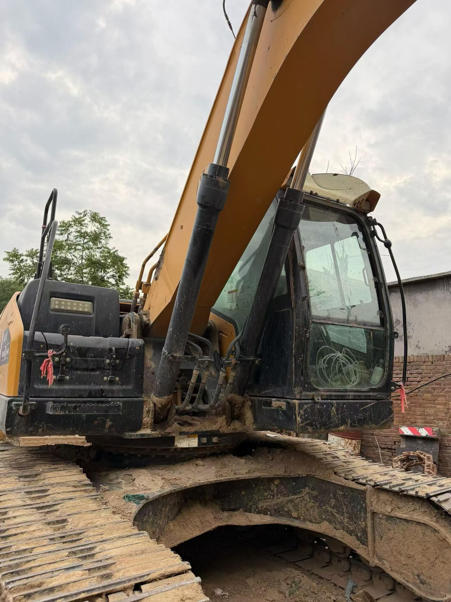 Buy Sany SY215C Used Excavator / 4 Buy Sany SY215C Used Excavator / 4