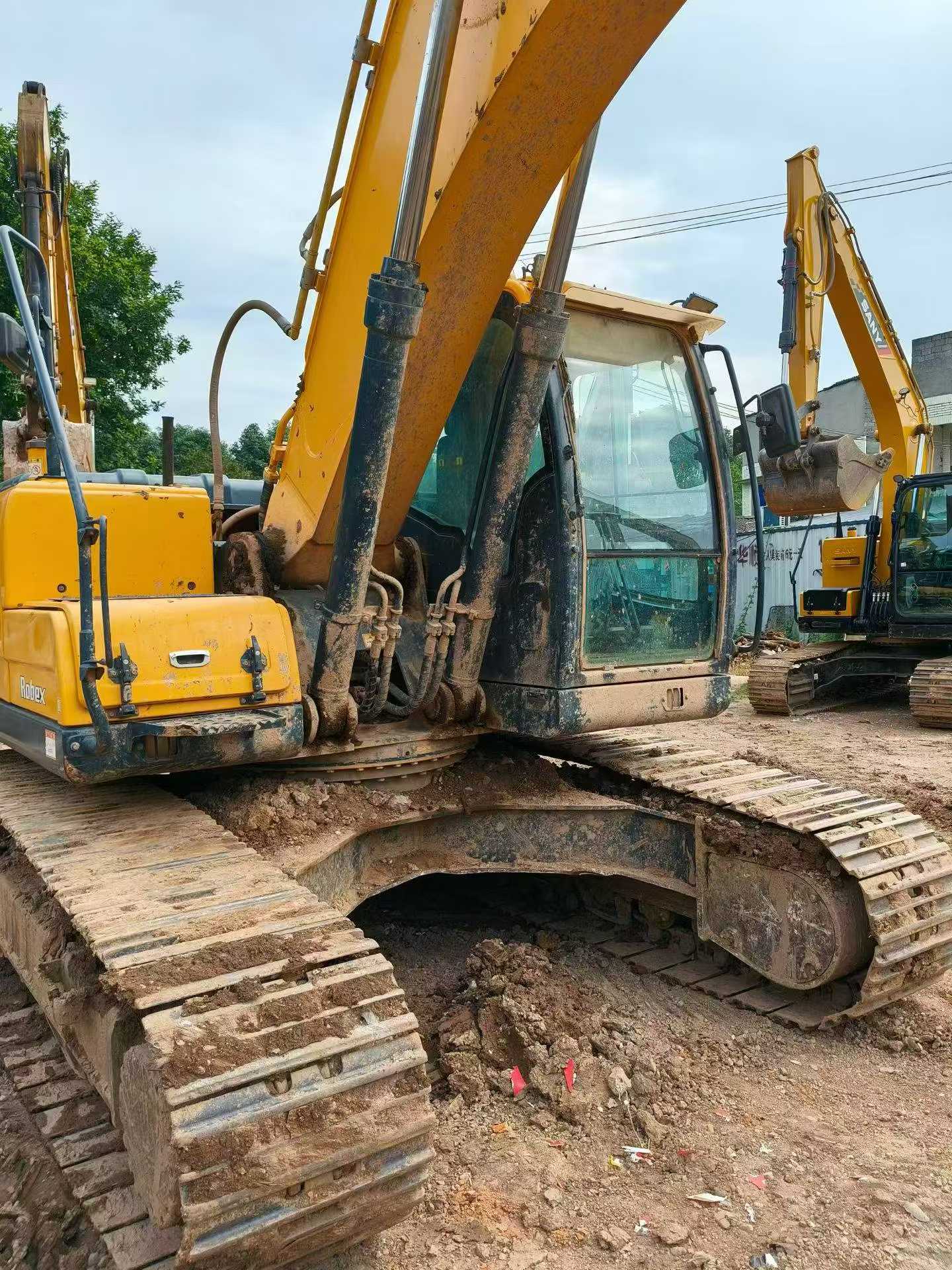 Buy Hyundai R225-7 Used Excavator / 3 Buy Hyundai R225-7 Used Excavator / 3