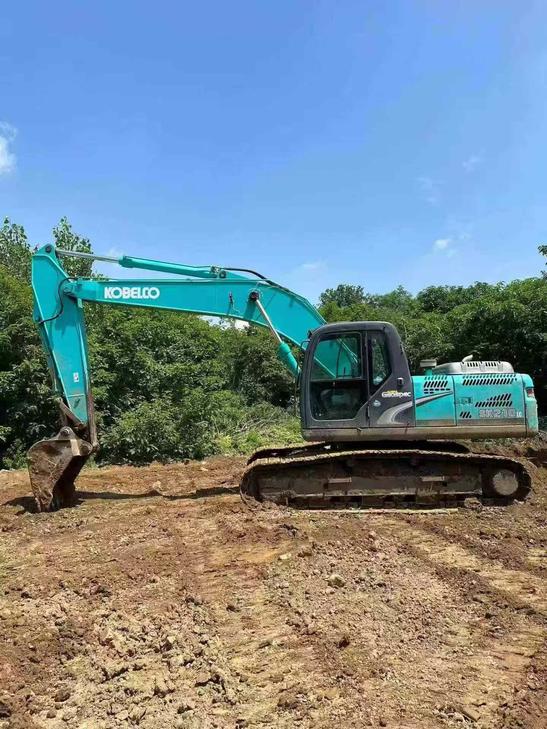 Buy Kobelco SK210 Used Excavator / 1