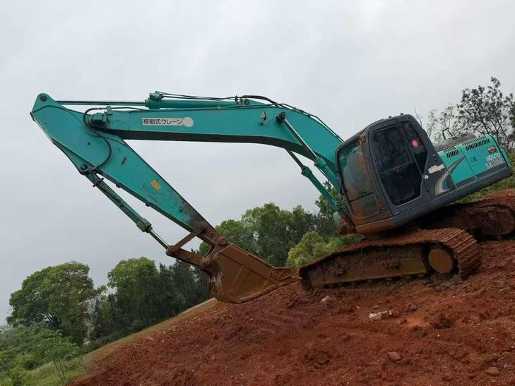 Buy Kobelco SK200 Used Excavator / 1