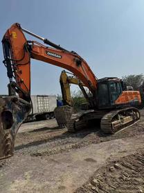 Buy Doosan DX520LC Used Excavator / 8 Buy Doosan DX520LC Used Excavator / 8