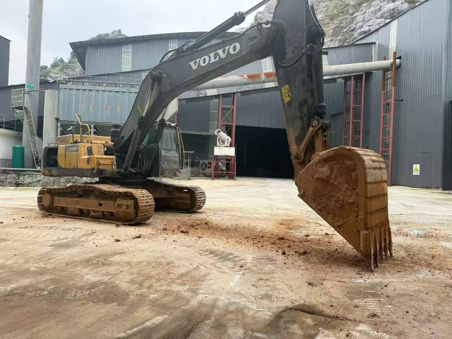 Buy Volvo L350F Used Excavator / 3