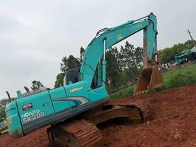 Buy Kobelco SK200 Used Excavator / 3 Buy Kobelco SK200 Used Excavator / 3