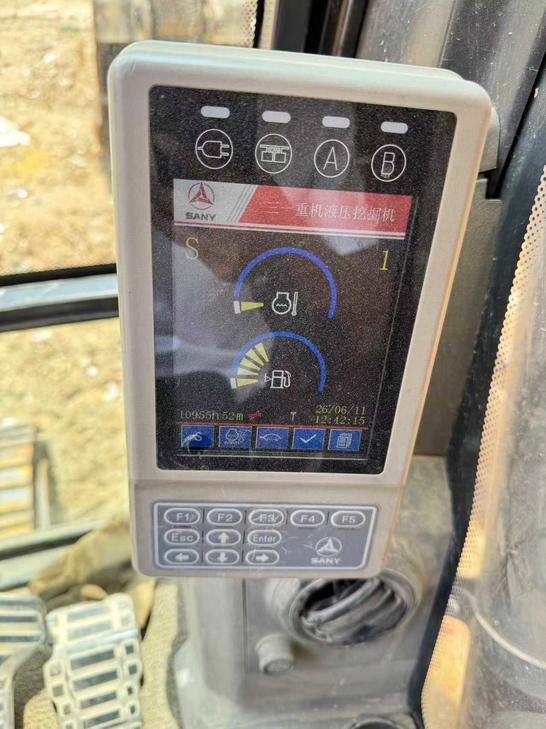 Buy Sany SY215C-8 Used Excavator / 1