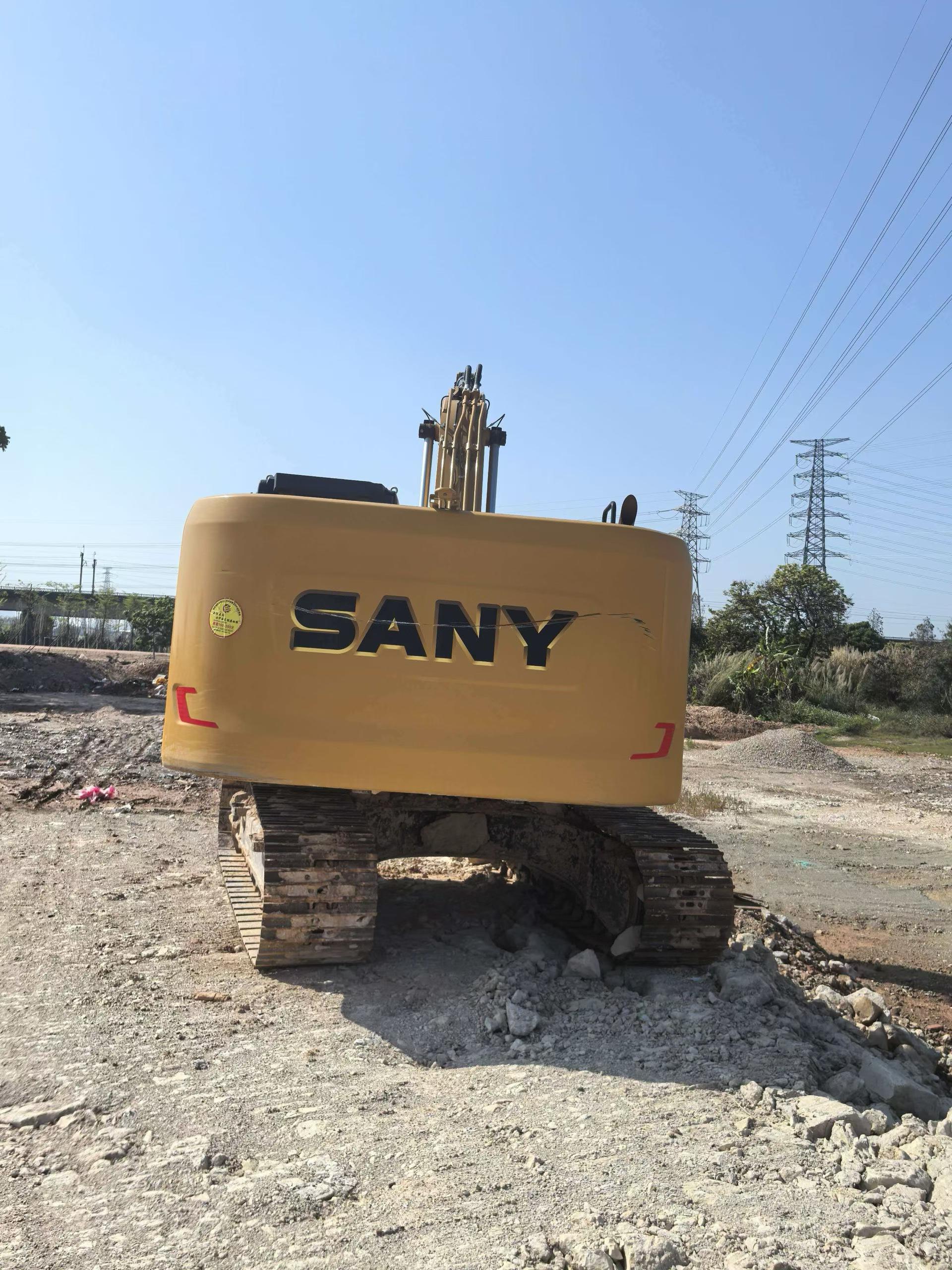 Buy Sany SY205C Used Excavator / 2
