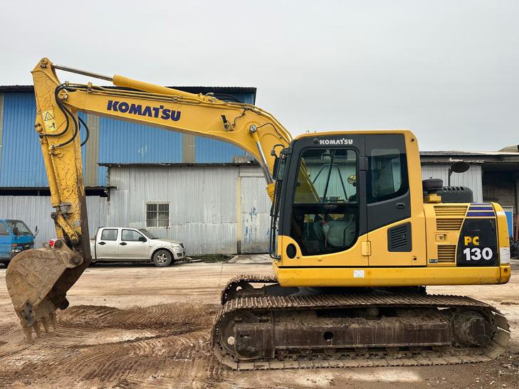 Buy Komatsu PC130-8 Used Excavator / 1