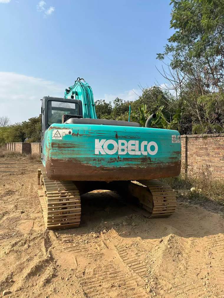 Buy Kobelco SK200-2 Used Excavator / 3 Buy Kobelco SK200-2 Used Excavator / 3