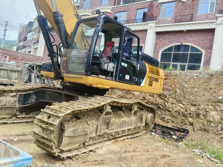 Buy Caterpillar 340D2L Used Excavator / 1