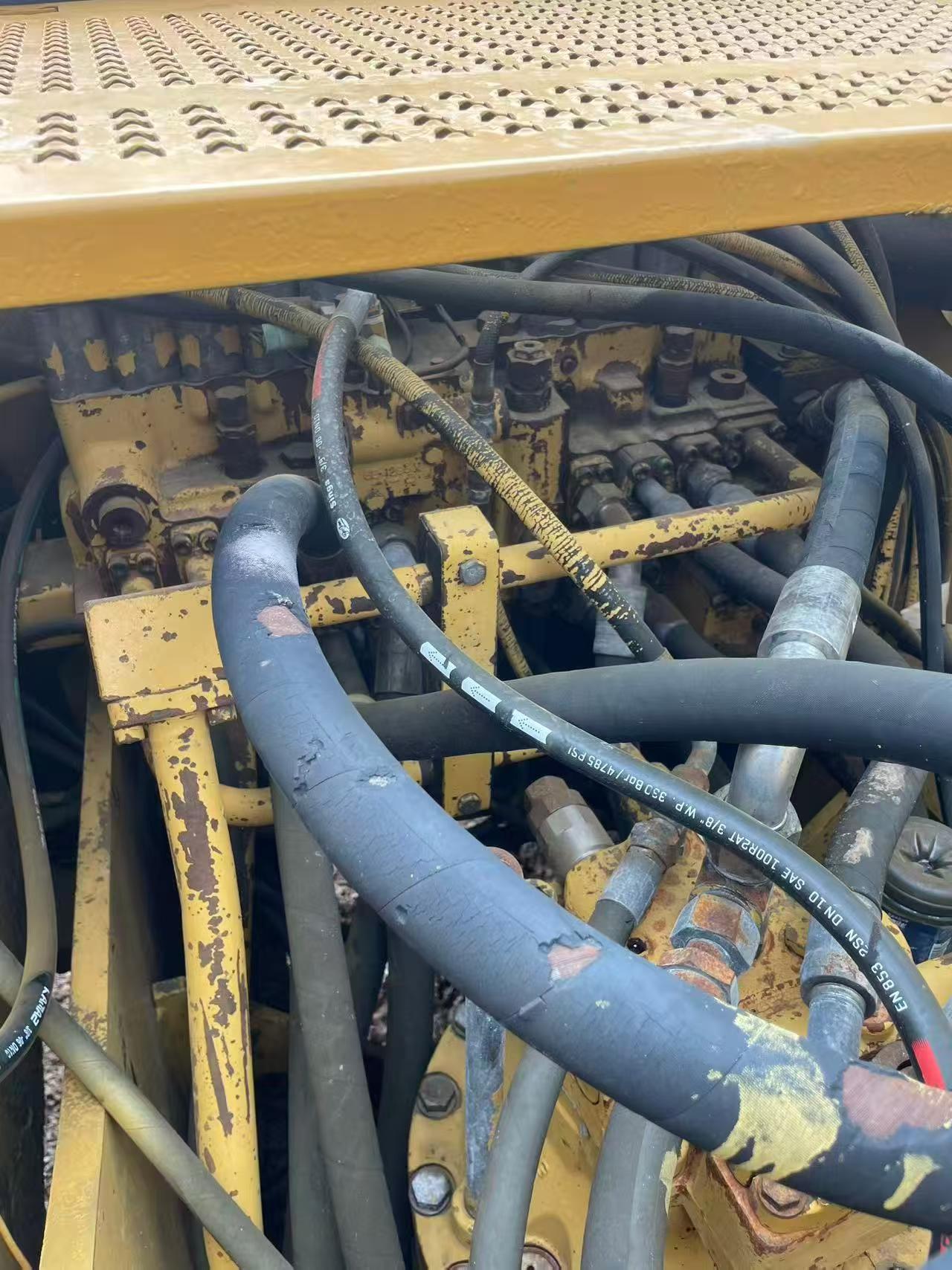 Buy Caterpillar 320V2 Used Excavator / 6