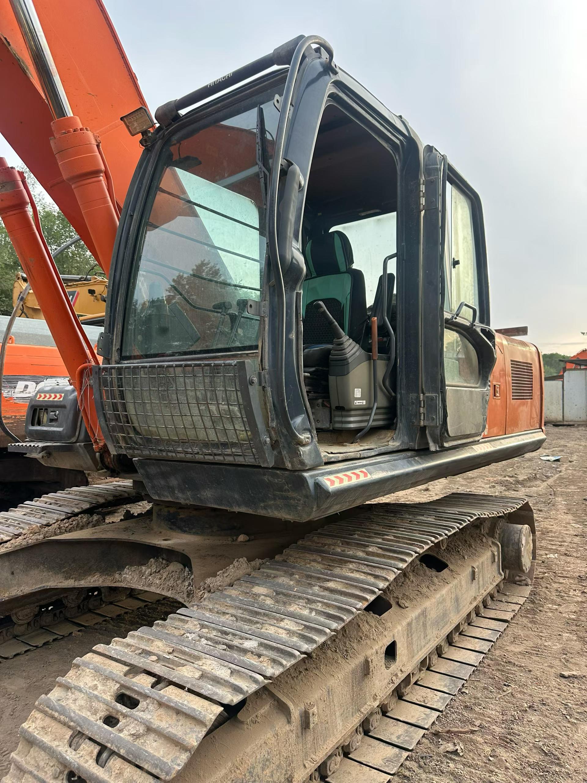 Buy Hitachi EX250-5 Used Excavator / 7