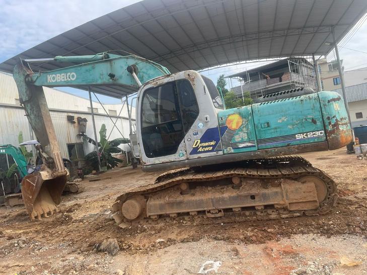 Buy Kobelco SK200 Used Excavator / 1