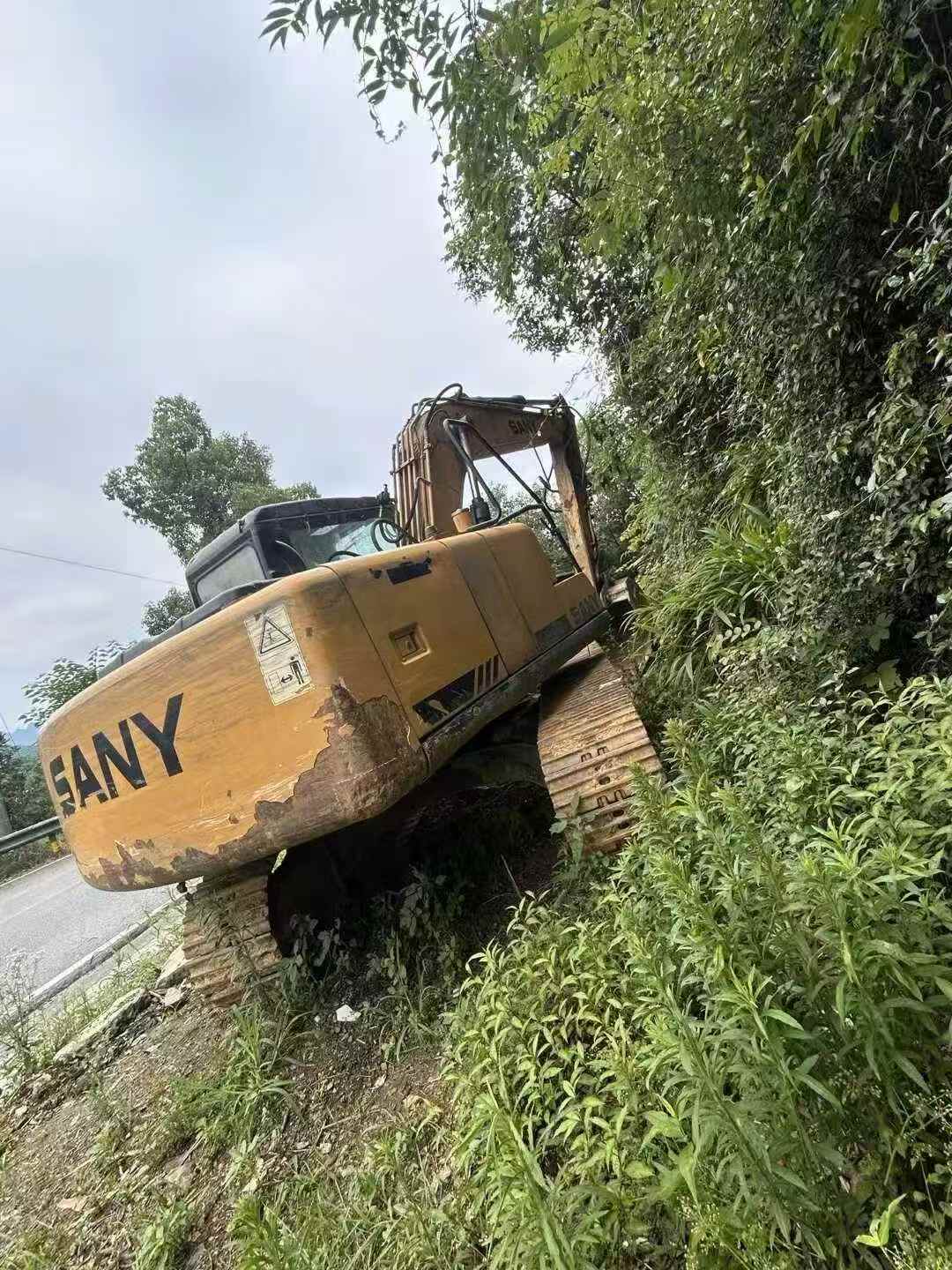Buy Sany SY135 Used Excavator / 3