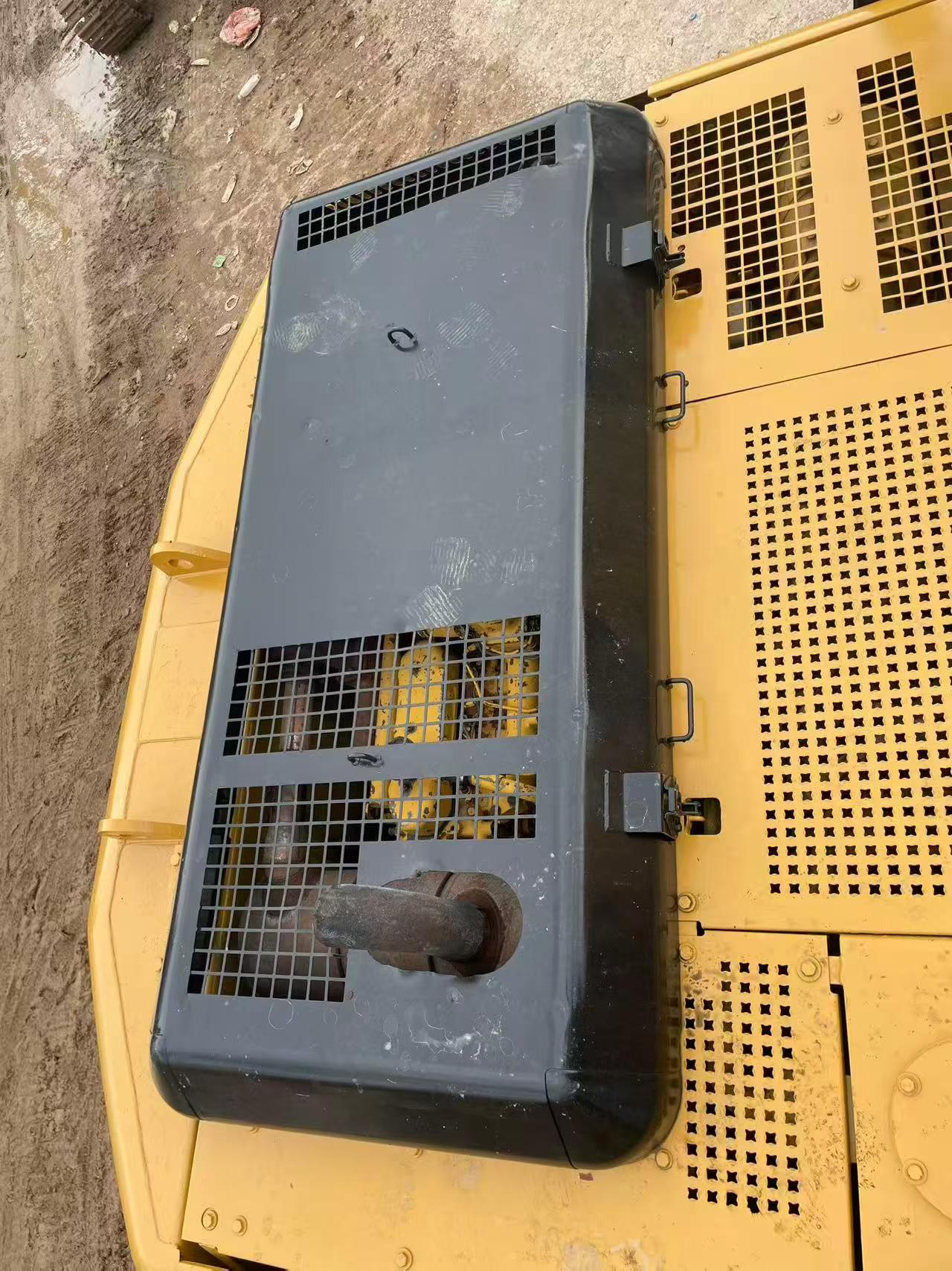 Buy Caterpillar 320V2 Used Excavator / 9