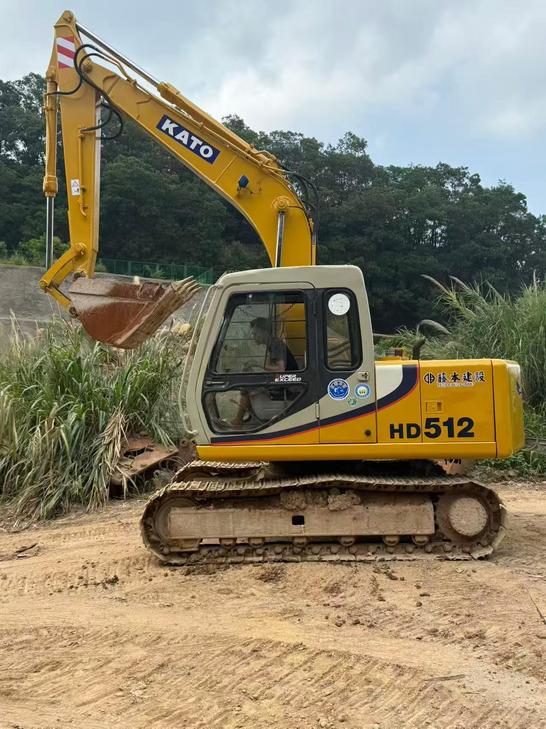 Buy Kato HD512-6 Used Excavator / 1
