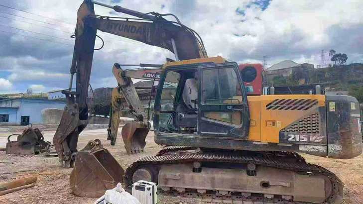 Buy Hyundai R215-7 Used Excavator / 1