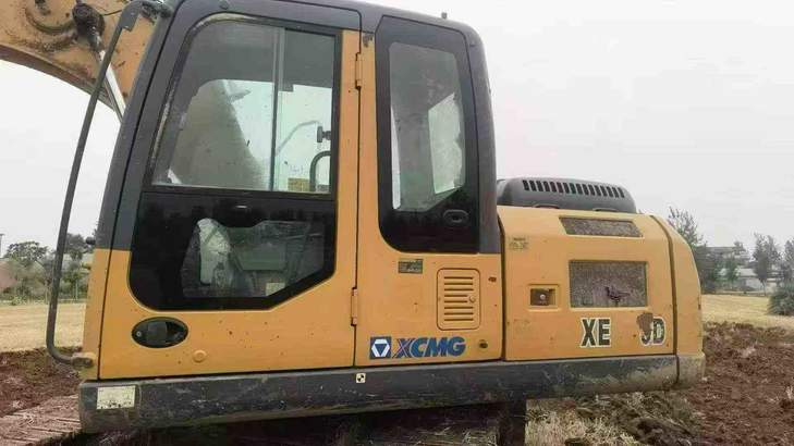 Buy XCMG XE150 Used Excavator / 1
