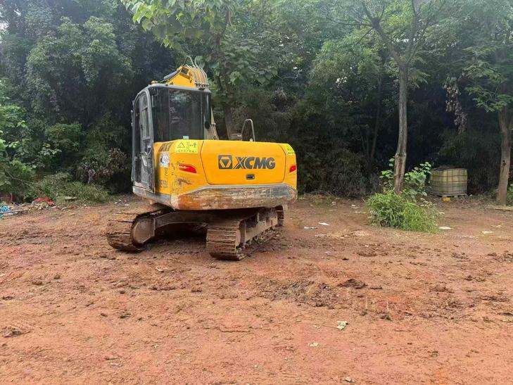Buy XCMG XE75C Used Excavator / 1