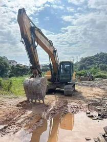 Buy Hyundai R215VS Used Excavator / 3 Buy Hyundai R215VS Used Excavator / 3