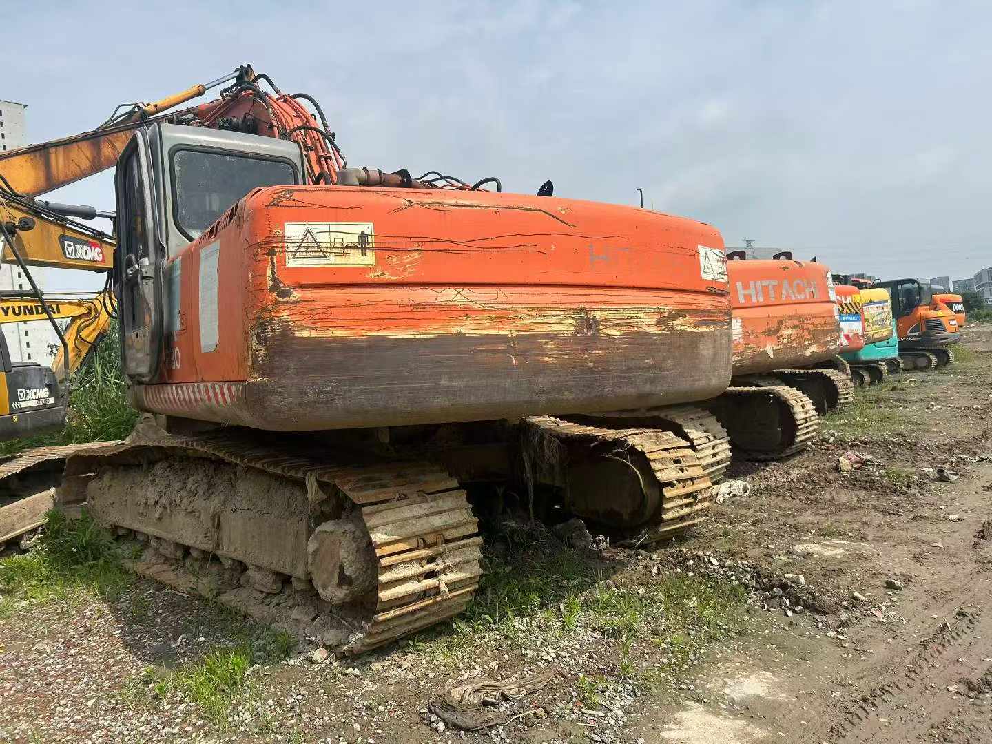 Buy Hitachi ZX200-6 Used Excavator / 1