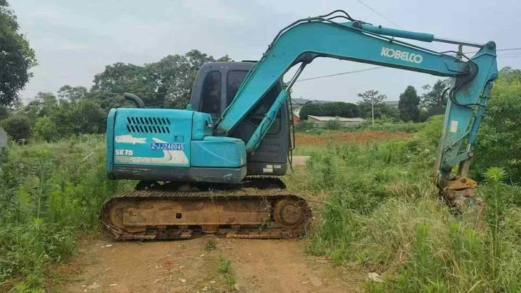 Buy Kobelco SK75 Used Excavator / 1