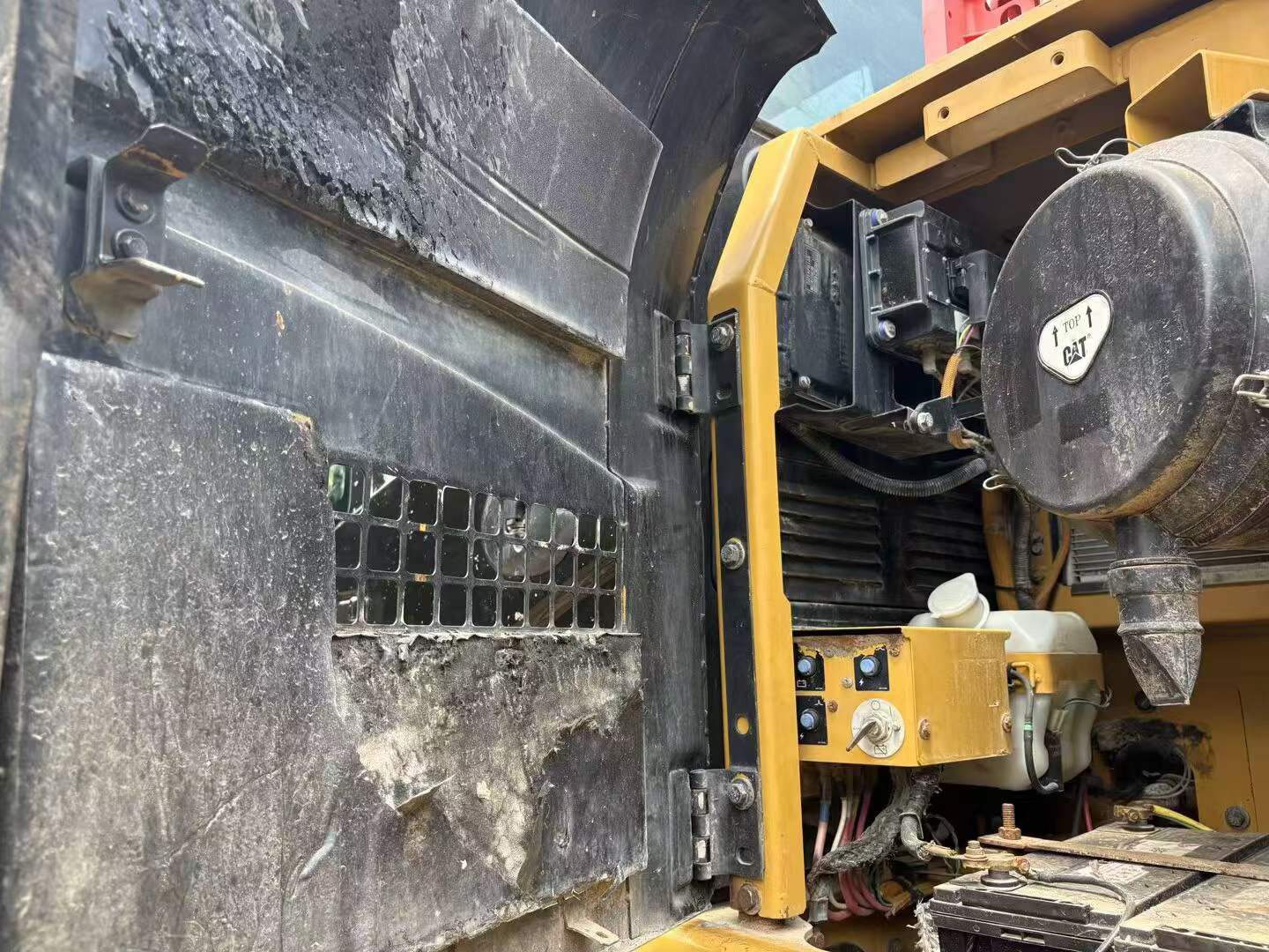 Buy Caterpillar 326DL Used Excavator / 5