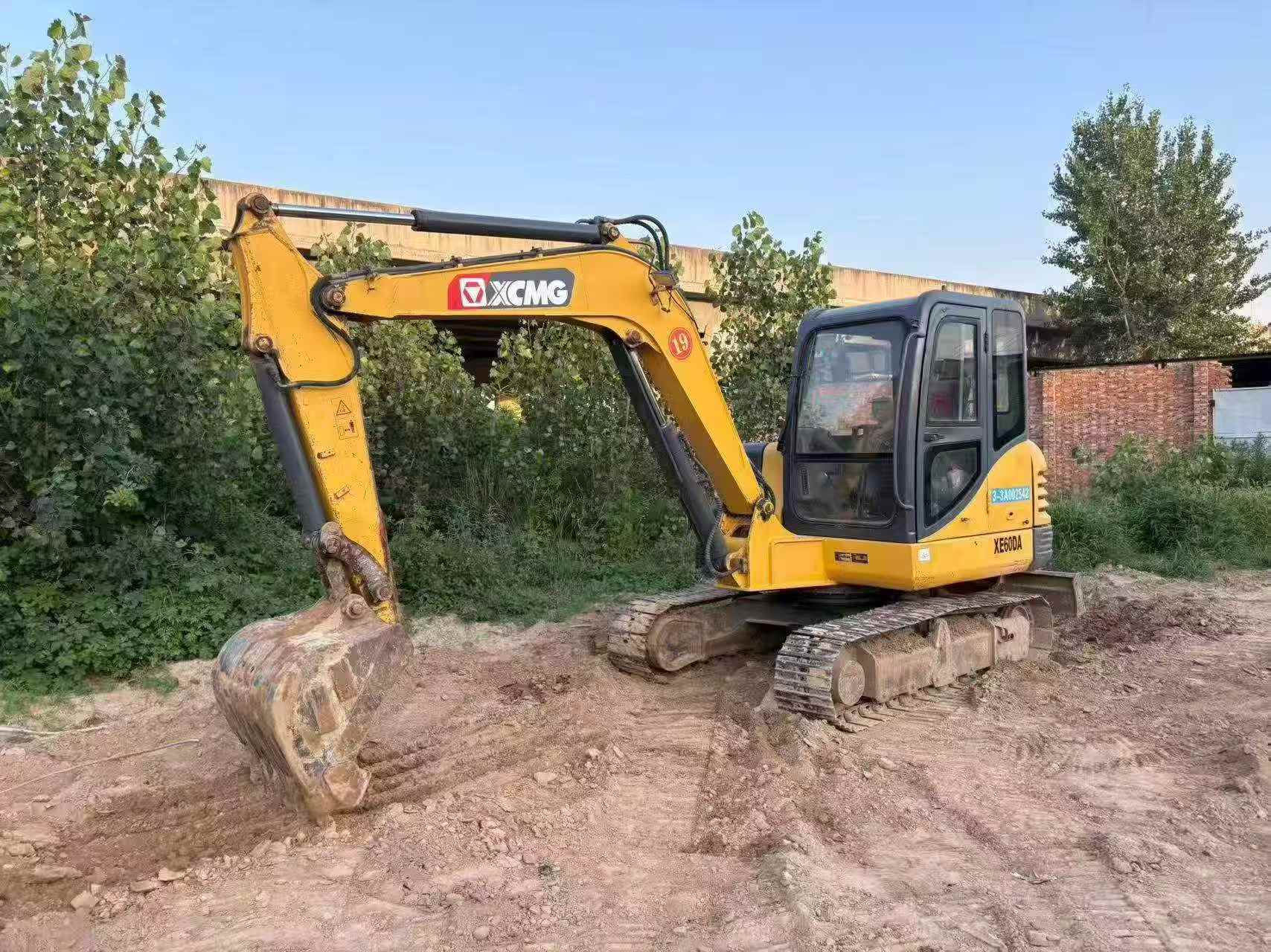 Buy XCMG XE60 Used Excavator / 2 Buy XCMG XE60 Used Excavator / 2