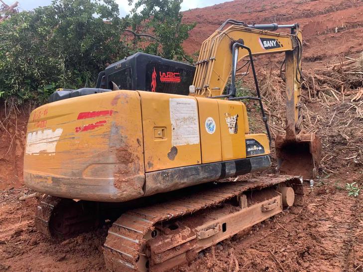 Buy Sany SY135 Used Excavator / 1