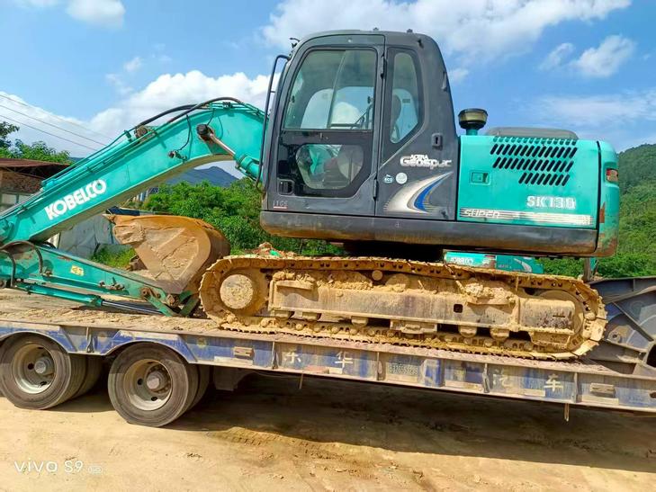 Buy Kobelco SK130 Used Excavator / 1