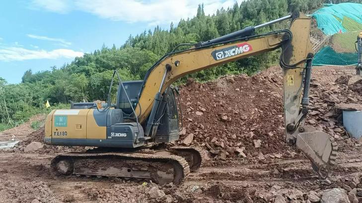 Buy XCMG XE135B Used Excavator / 1