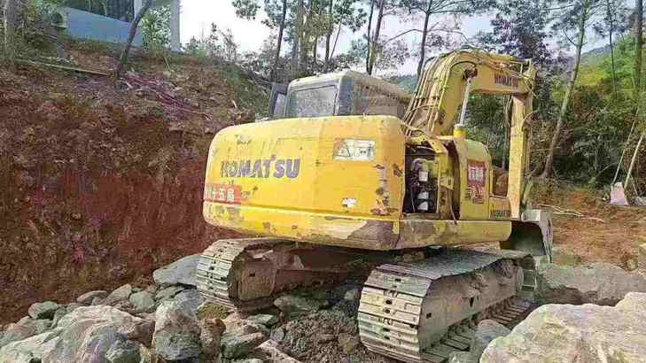 Buy Komatsu PC130-7 Used Excavator / 1