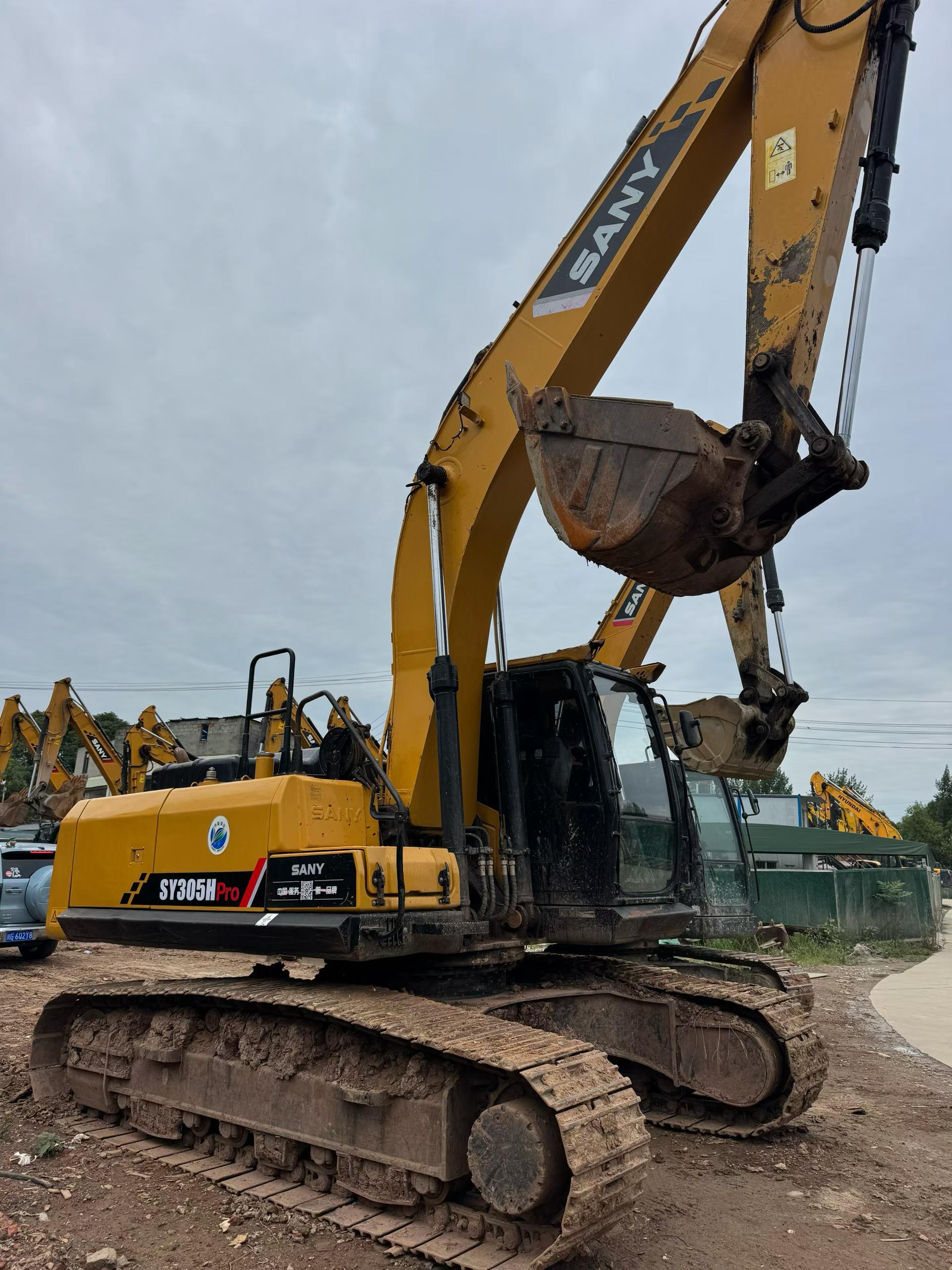 Buy Sany SY225H Used Excavator / 4 Buy Sany SY225H Used Excavator / 4