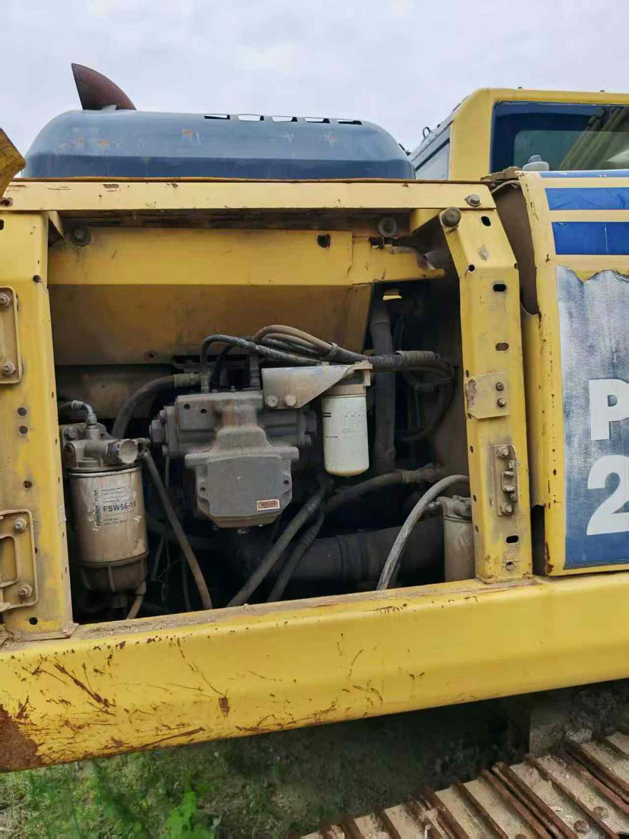 Buy Komatsu PC220 Used Excavator / 6