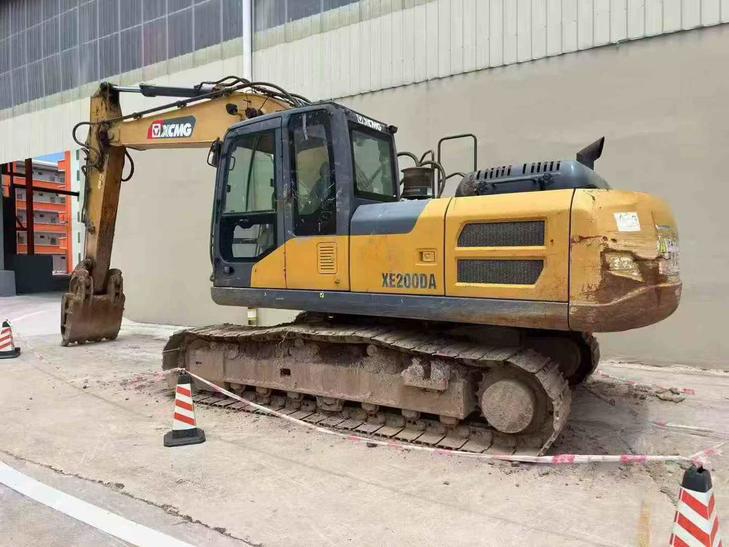 Buy XCMG XE200 Used Excavator / 1