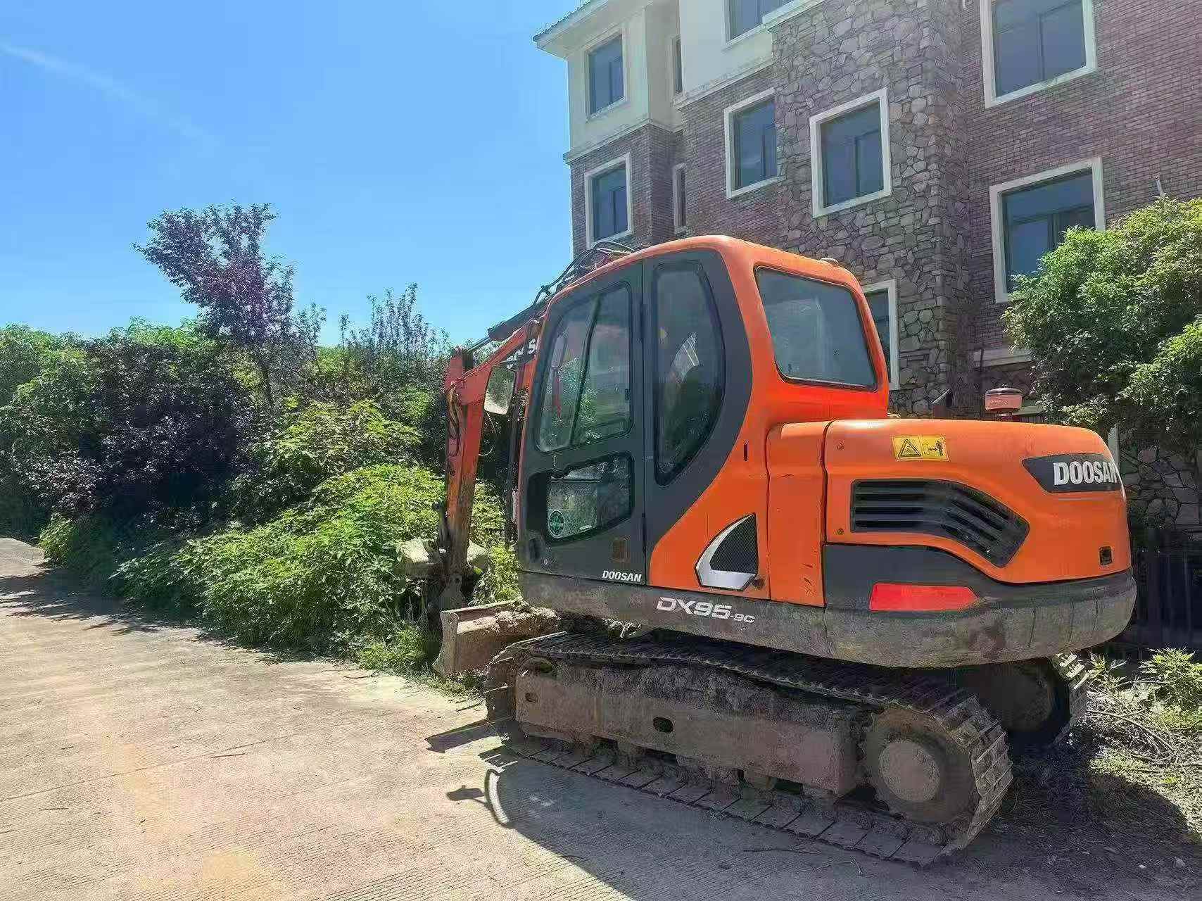 Buy Doosan DX75-10 Used Excavator / 3