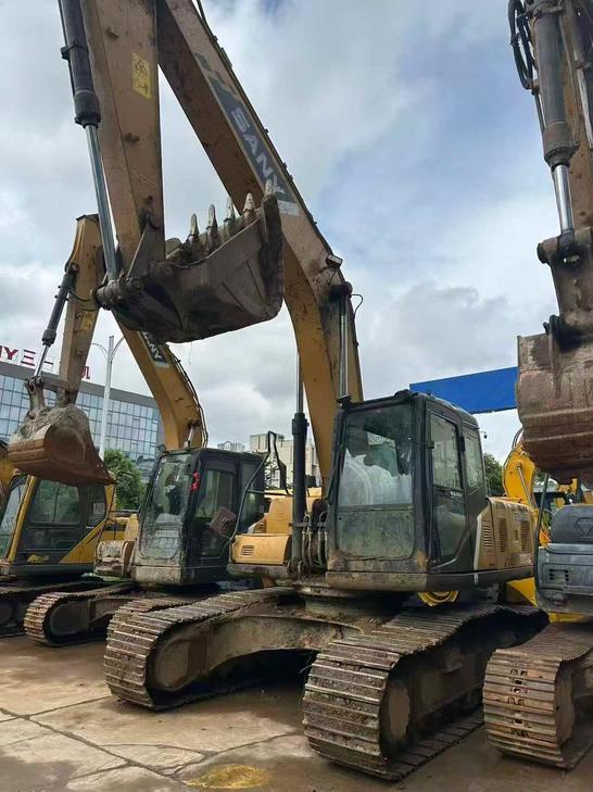 Buy Sany SY215C Used Excavator / 1