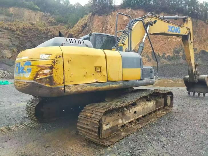 Buy XCMG XE215 Used Excavator / 1