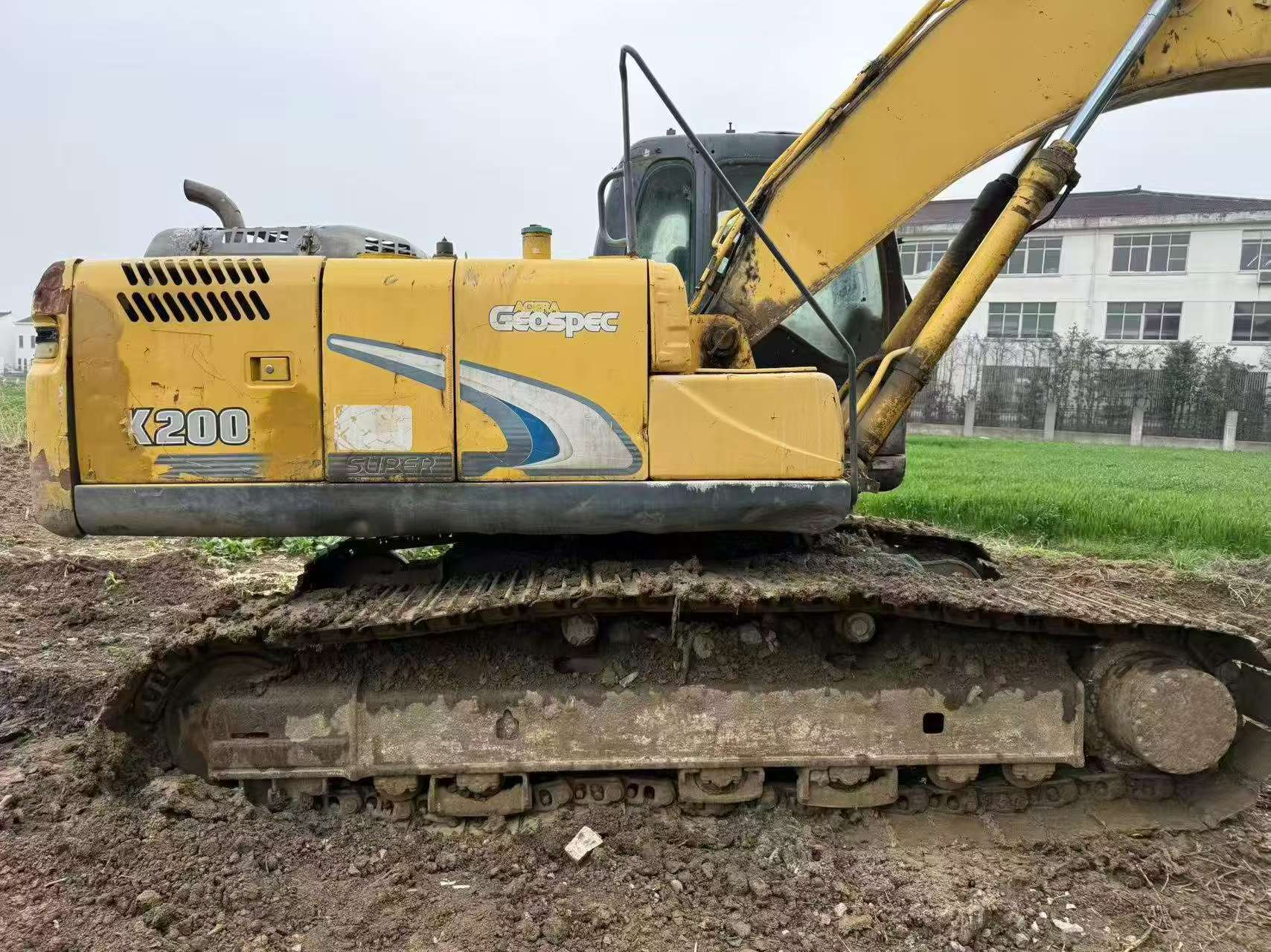 Buy Kobelco SK200 Used Excavator / 9 Buy Kobelco SK200 Used Excavator / 9