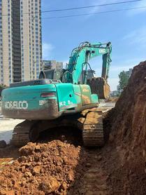 Buy Kobelco SK210 Used Excavator / 3 Buy Kobelco SK210 Used Excavator / 3
