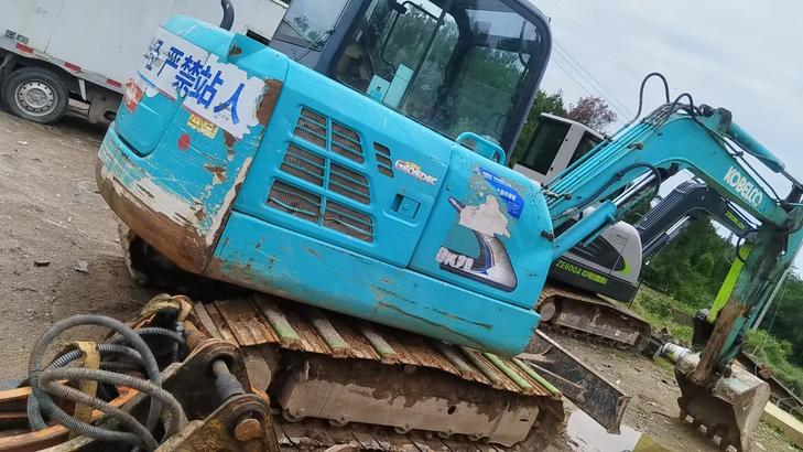 Buy Kobelco SK60 Used Excavator / 1