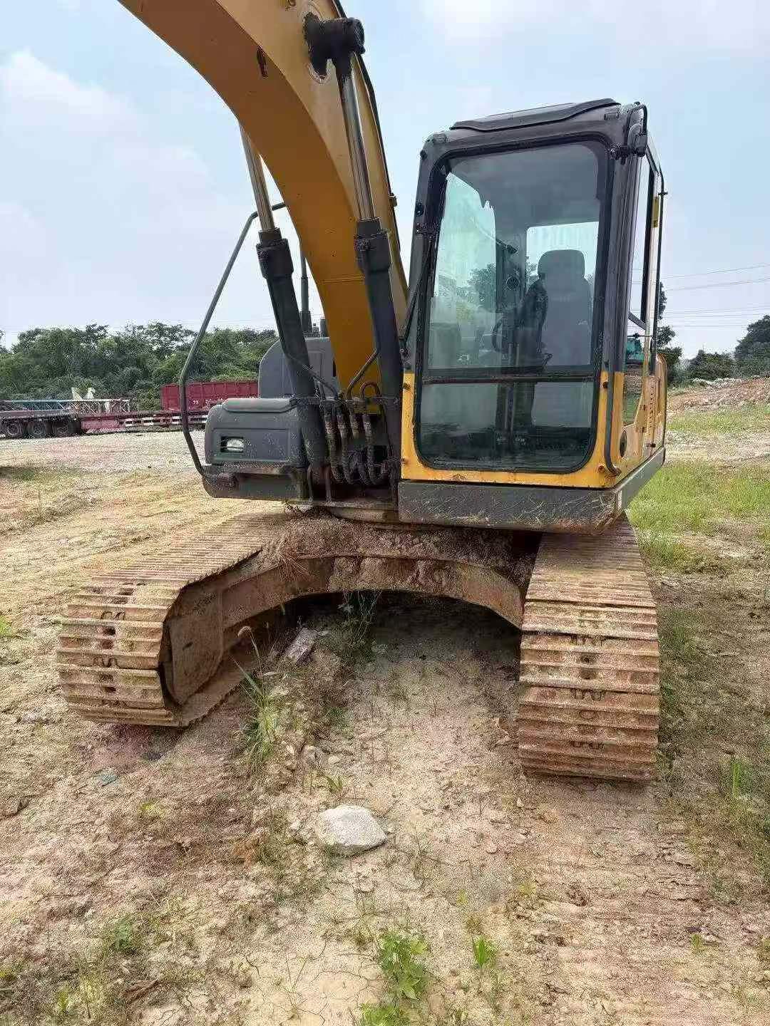 Buy XCMG XE135B Used Excavator / 5 Buy XCMG XE135B Used Excavator / 5