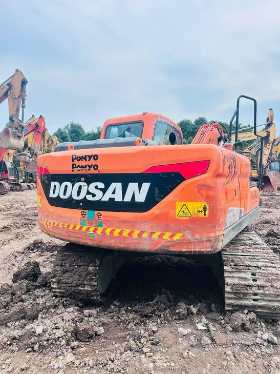 Buy Doosan S130W-3 Used Excavator / 1