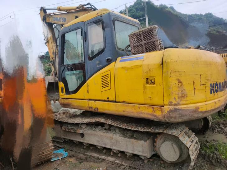 Buy Komatsu PC130-7 Used Excavator / 1