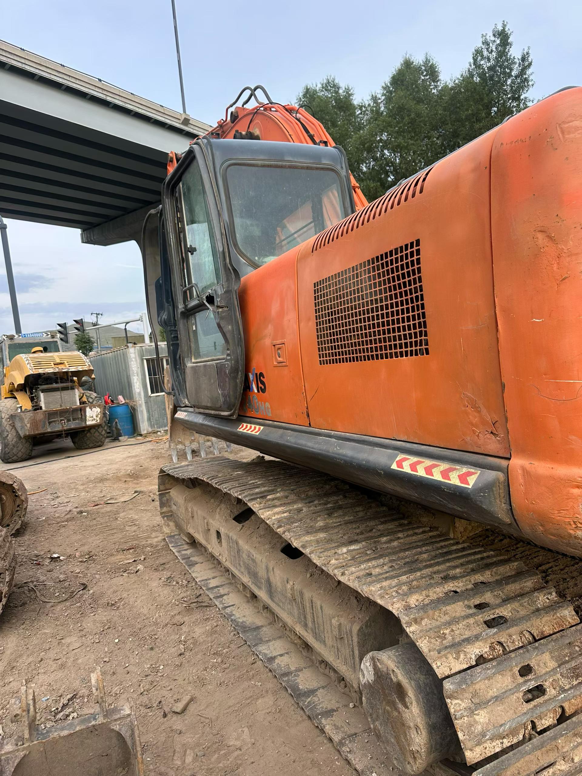 Buy Hitachi EX250-5 Used Excavator / 8
