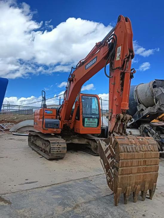 Buy Doosan DH150 Used Excavator / 1
