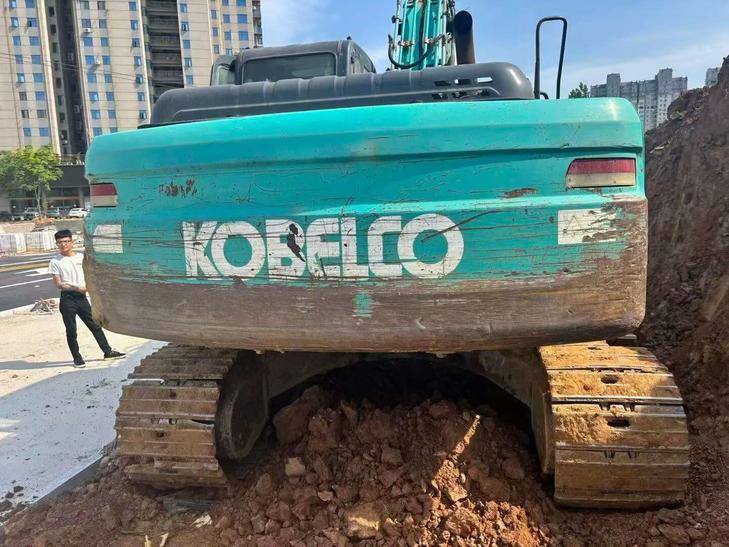Buy Kobelco SK210 Used Excavator / 1