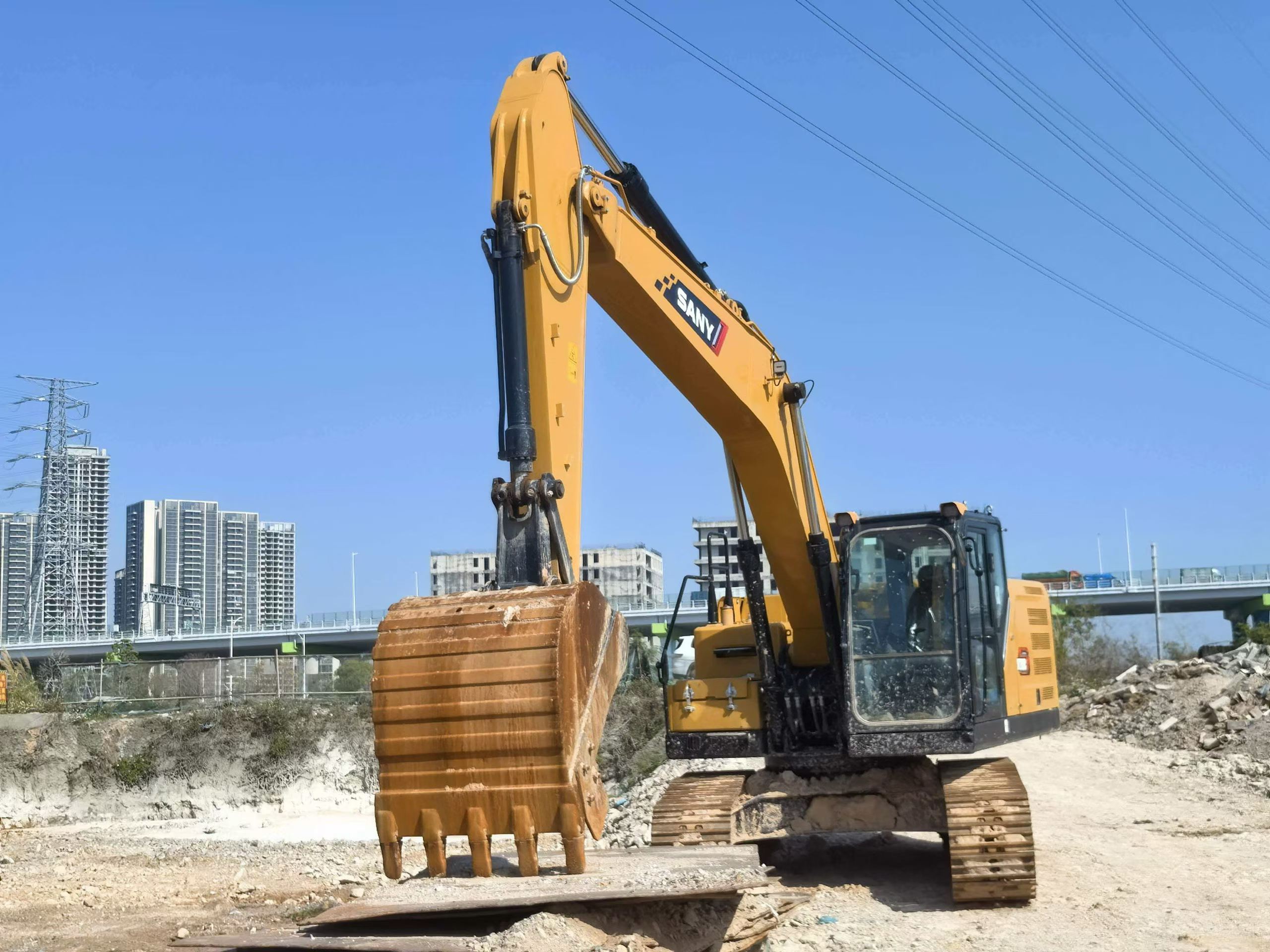 Buy Sany SY205C Used Excavator / 3