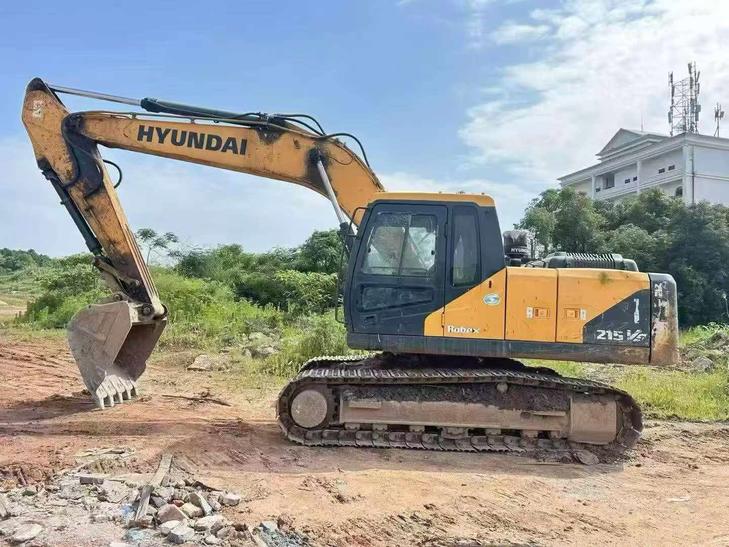 Buy Hyundai R215VS Used Excavator / 1